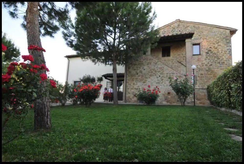 拉吉娜斯特雷乡村民宿 Civitella D'Arna 外观 照片